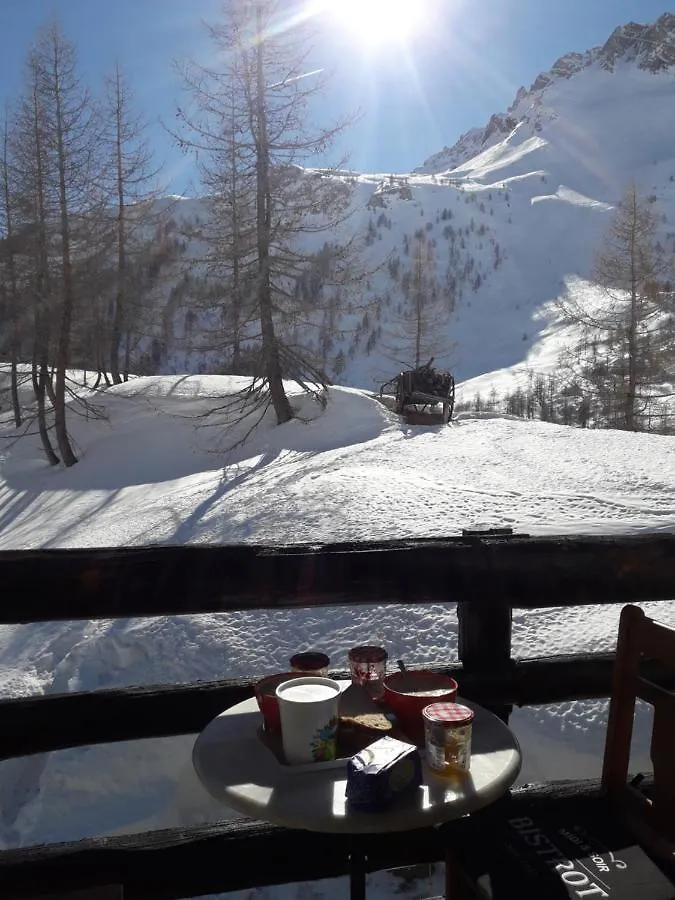 Namaste Chalet Hostel Tignes